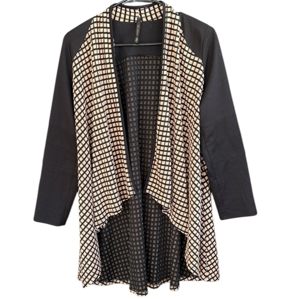 EUC IC by Connie K Waterfall Cardigan Top Black
Cream Size Small